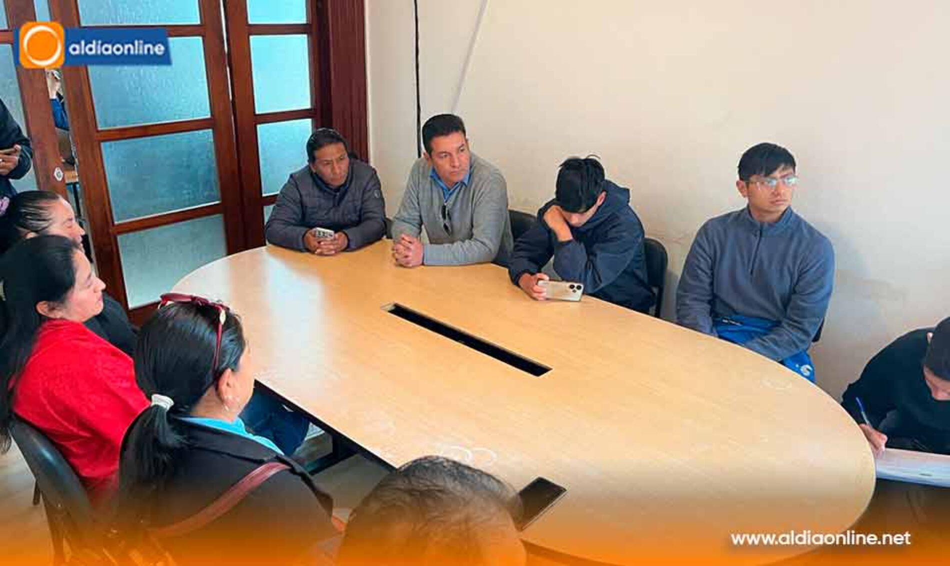 DIRECCIÓN DE SERVICIOS PÚBLICOS COORDINA ACCIONES CON COMERCIANTES DE LA PLAZA SAN SEBASTIÁN