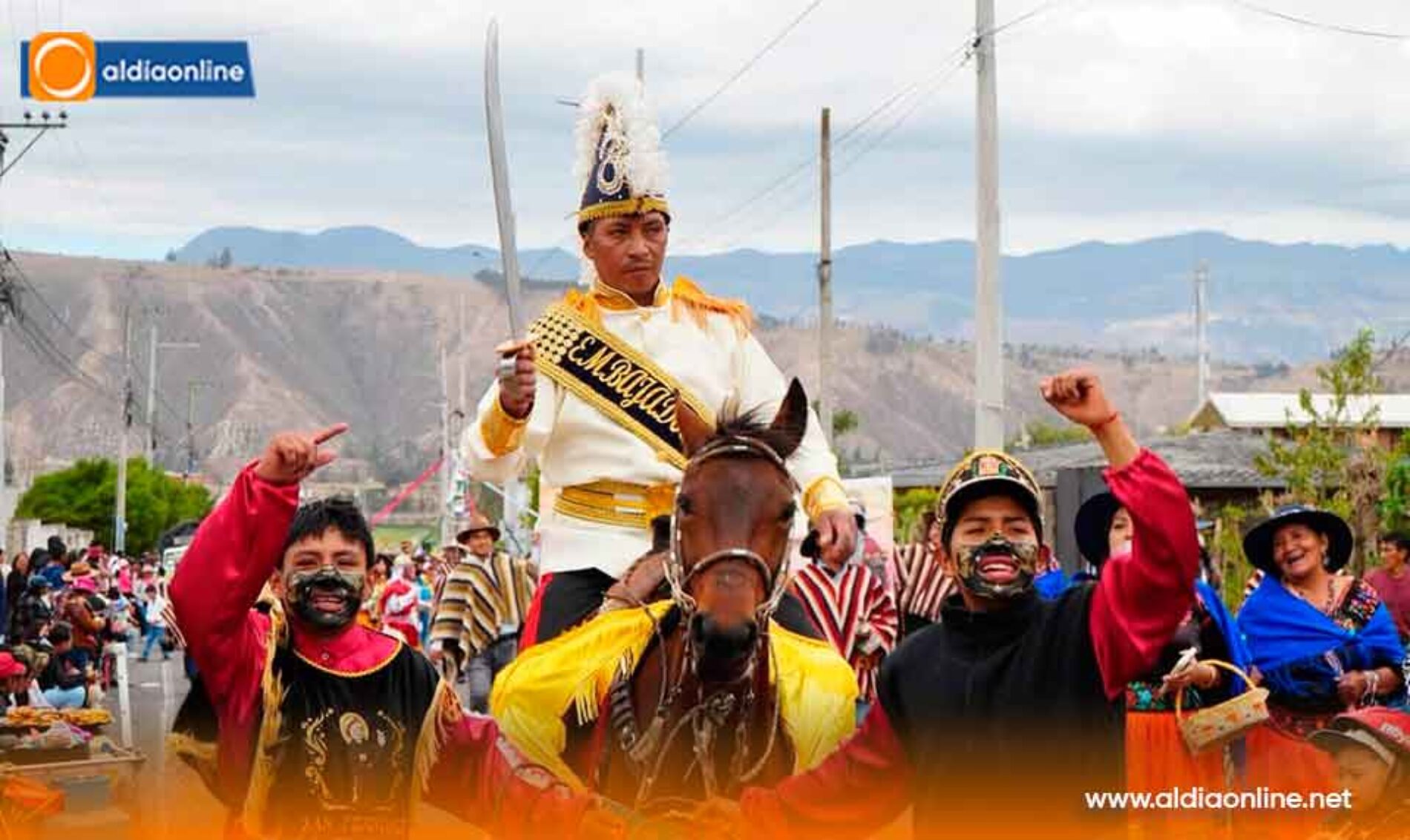 BELISARIO QUEVEDO CELEBRA 90 AÑOS DE PARROQUIALIZACIÓN CON UN DESFILE LLENO DE TRADICIÓN Y FE