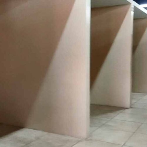 MUNICIPIO DE SALCEDO ANALIZA REBAJA DE CÁNONES DE ARRENDAMIENTO ANTE BAJA OCUPACIÓN DEL MERCADO CENTRAL.(VIDEO)