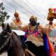 BELISARIO QUEVEDO CELEBRA 90 AÑOS DE PARROQUIALIZACIÓN CON UN DESFILE LLENO DE TRADICIÓN Y FE