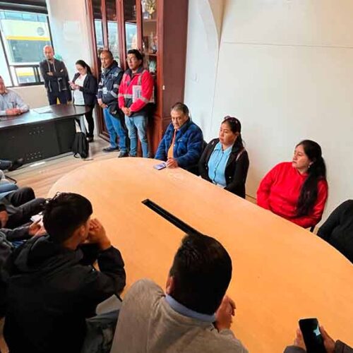 DIRECCIÓN DE SERVICIOS PÚBLICOS COORDINA ACCIONES CON COMERCIANTES DE LA PLAZA SAN SEBASTIÁN