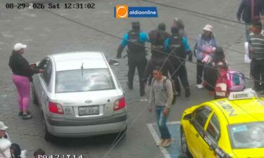 APREHENDEN A PRESUNTO LADRÓN TRAS SUSTRACCIÓN DE BILLETERA EN SECTOR COMERCIAL DE LATACUNGA