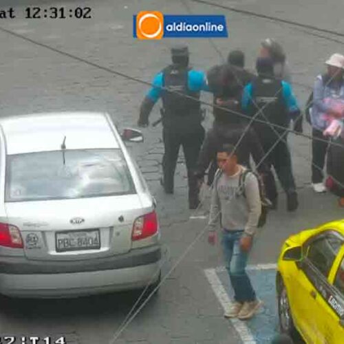 APREHENDEN A PRESUNTO LADRÓN TRAS SUSTRACCIÓN DE BILLETERA EN SECTOR COMERCIAL DE LATACUNGA