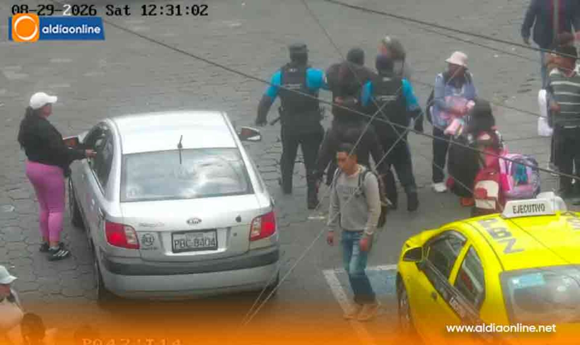 APREHENDEN A PRESUNTO LADRÓN TRAS SUSTRACCIÓN DE BILLETERA EN SECTOR COMERCIAL DE LATACUNGA