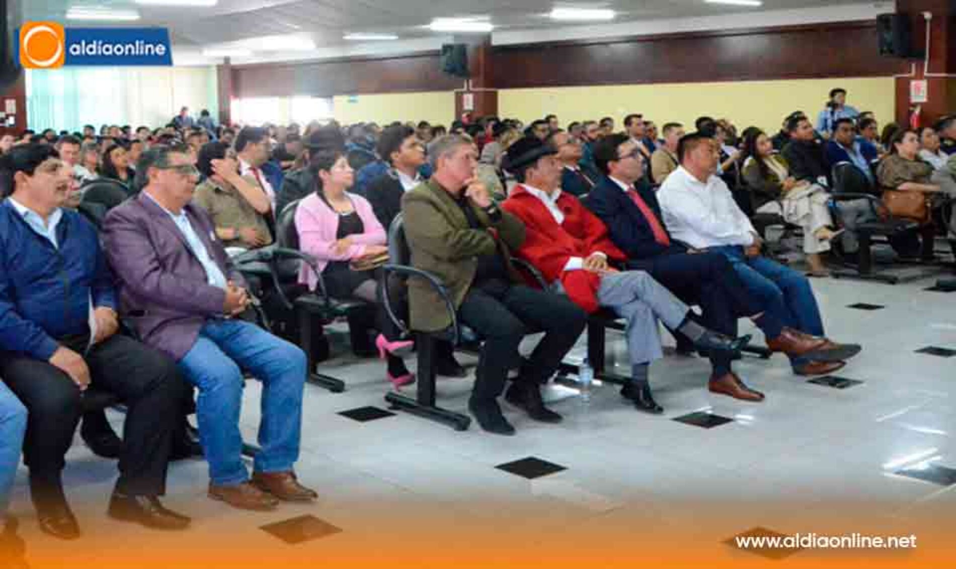 U. INDOAMÉRICA IMPULSÓ FORO ACADÉMICO “DESARROLLO SUSTENTABLE Y SOSTENIBLE DE LA CIUDAD DE LATACUNGA” (Videos)