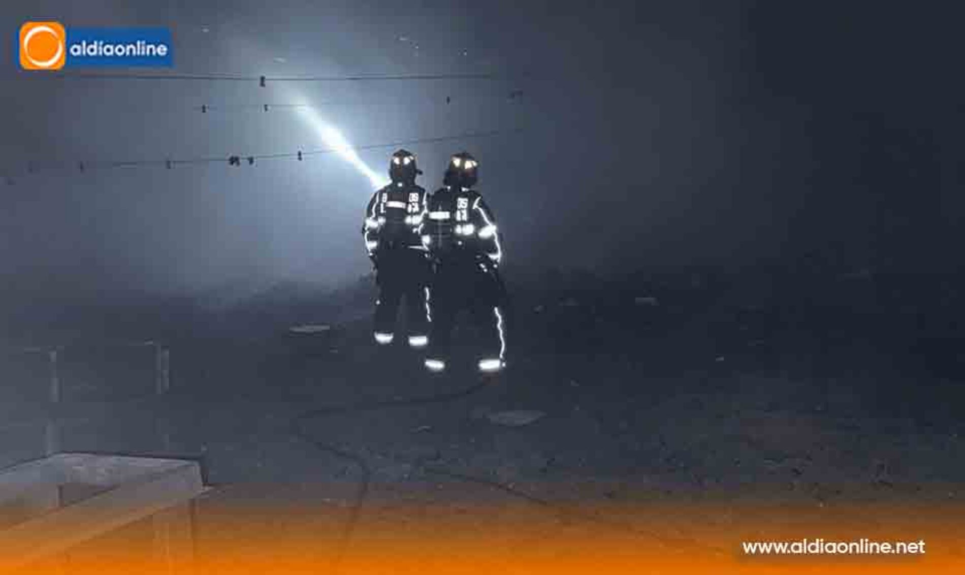 INCENDIO EN RECICLADORA MOVILIZÓ A BOMBEROS EN LA PANAMERICANA NORTE DE LATACUNGA