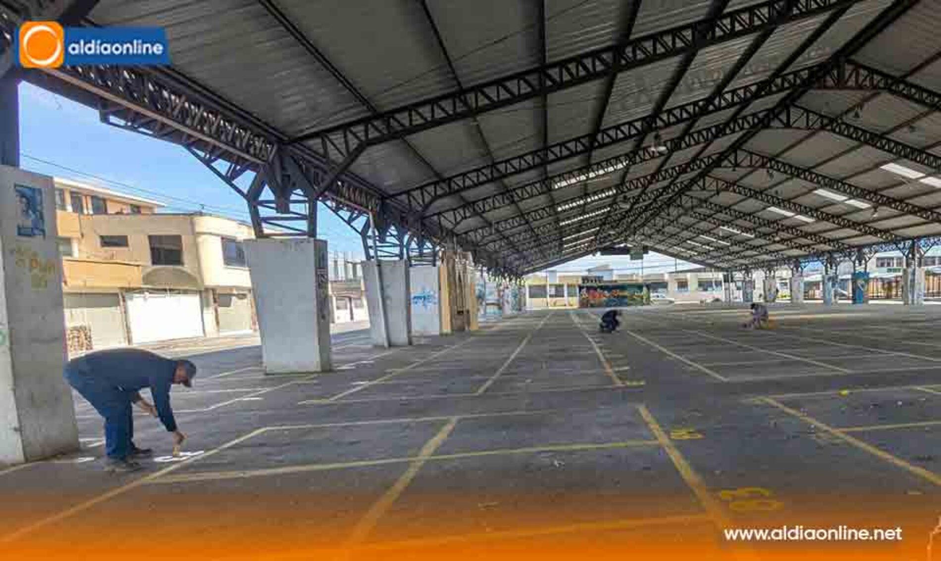 MUNICIPIO DE SALCEDO MEJORA ESPACIOS PARA COMERCIANTES Y CIUDADANÍA EN LA PLAZA ELOY ALFARO