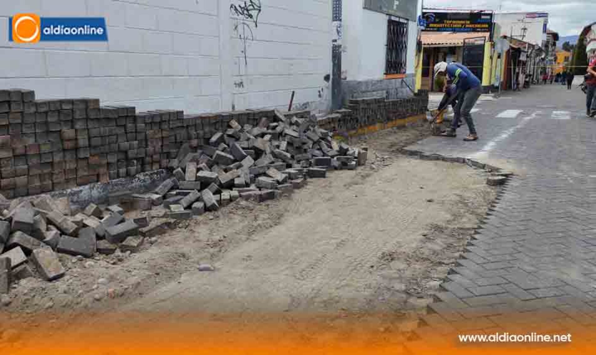 EPAPAP REALIZA LA RENOVACIÓN DEL SISTEMA DE ALCANTARILLADO SANITARIO EN LA CALLE VICENTE ROCAFUERTE