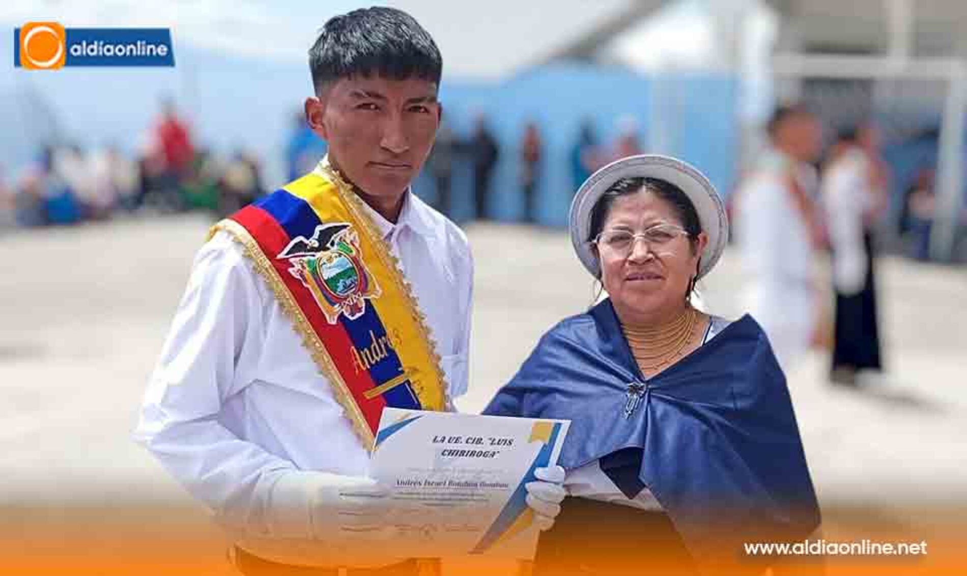 ZONA 3 FORTALECE EL CIVISMO ESTUDIANTIL CON EL JURAMENTO A LA BANDERA
