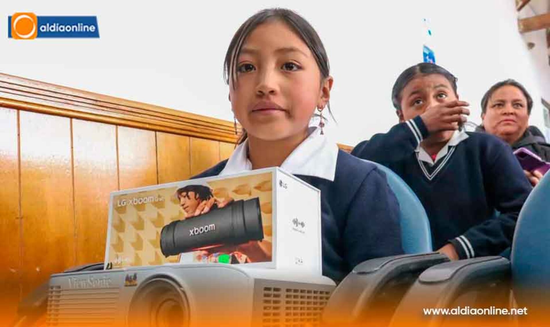 PUJILÍ Y SAQUISILÍ RECIBEN EQUIPAMIENTO TECNOLÓGICO PARA FORTALECER LA EDUCACIÓN