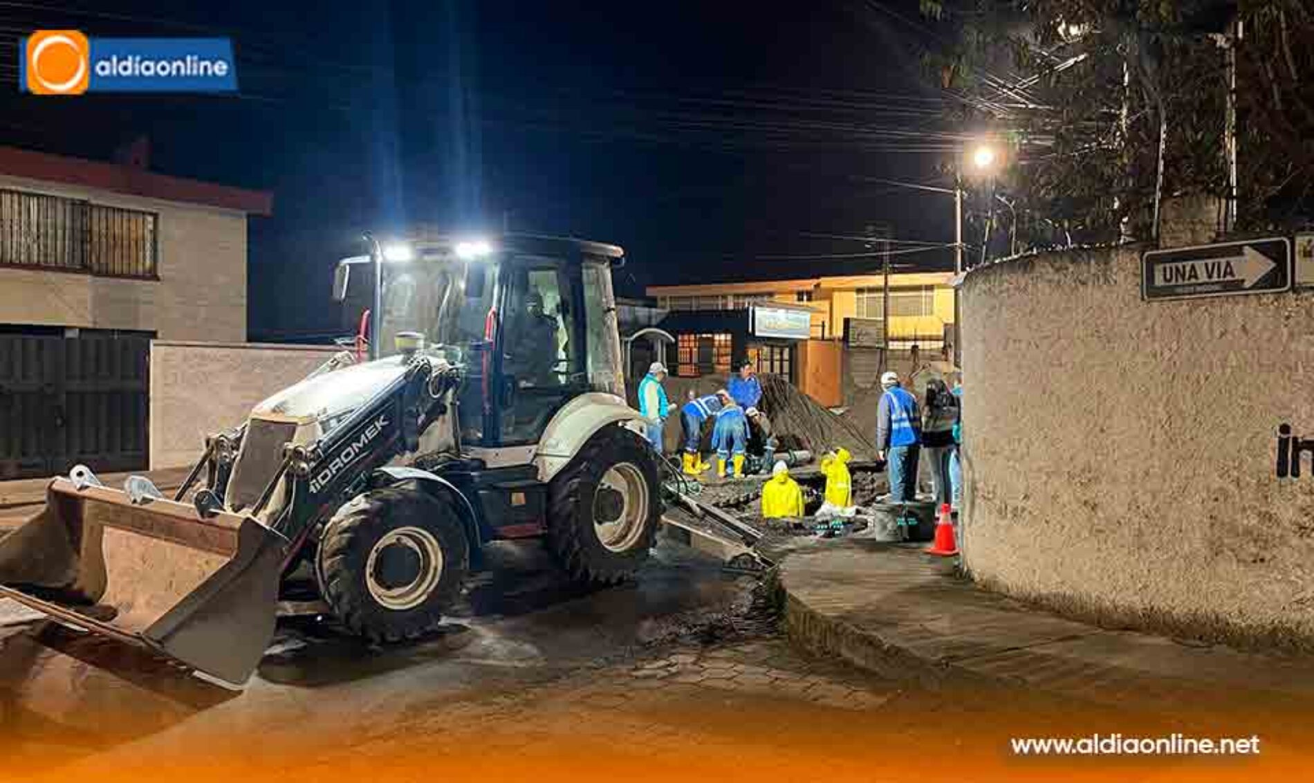 ROTURA DE TUBERÍA MATRIZ AFECTA PRESIÓN DE AGUA POTABLE EN EL SUR DE LATACUNGA