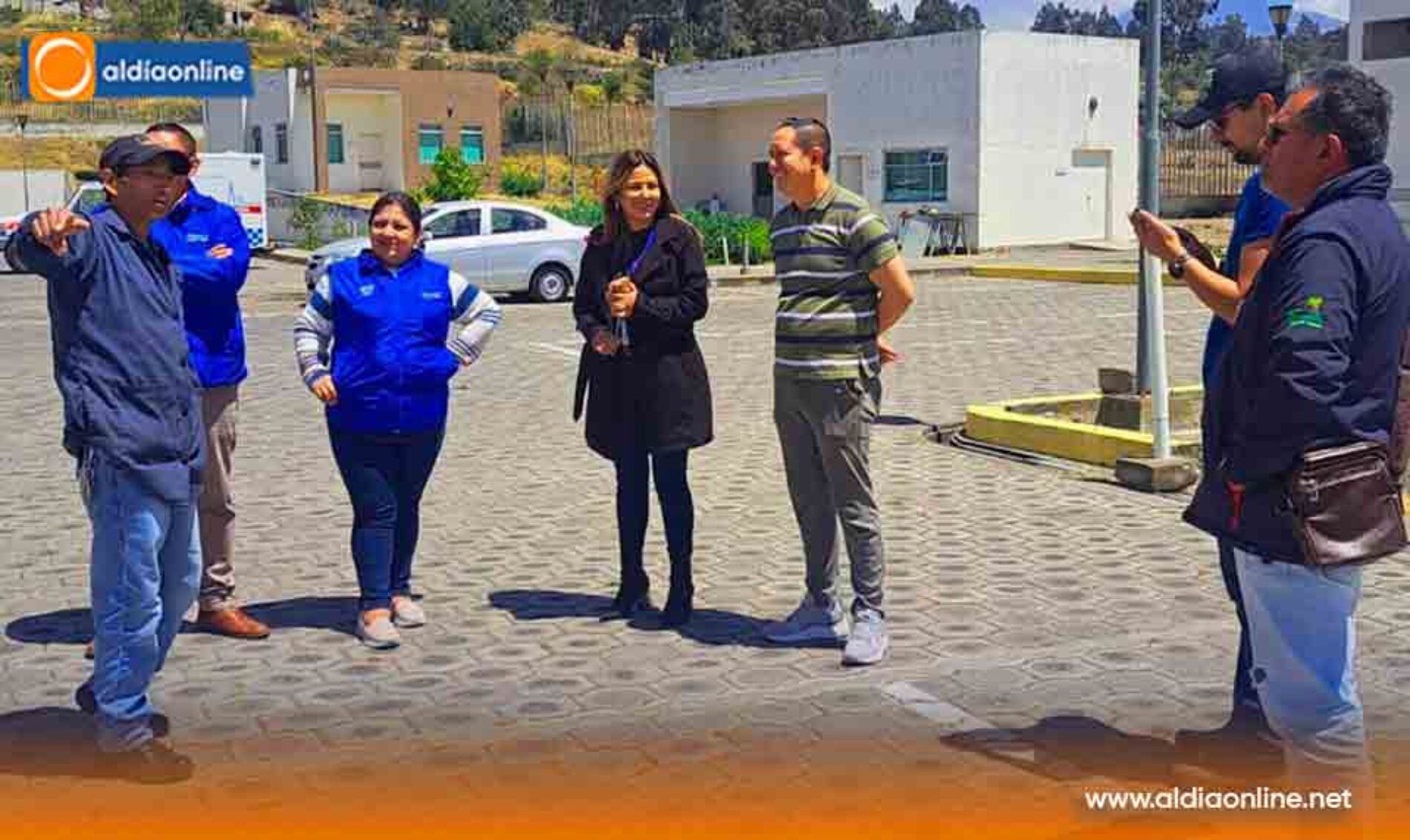 ALCALDE JAVIER VELÁSQUEZ INSPECCIONA EL CENTRO DE SALUD TIPO C DE SAQUISILÍ PARA EVALUAR MANTENIMIENTO DE SUS FACHADAS