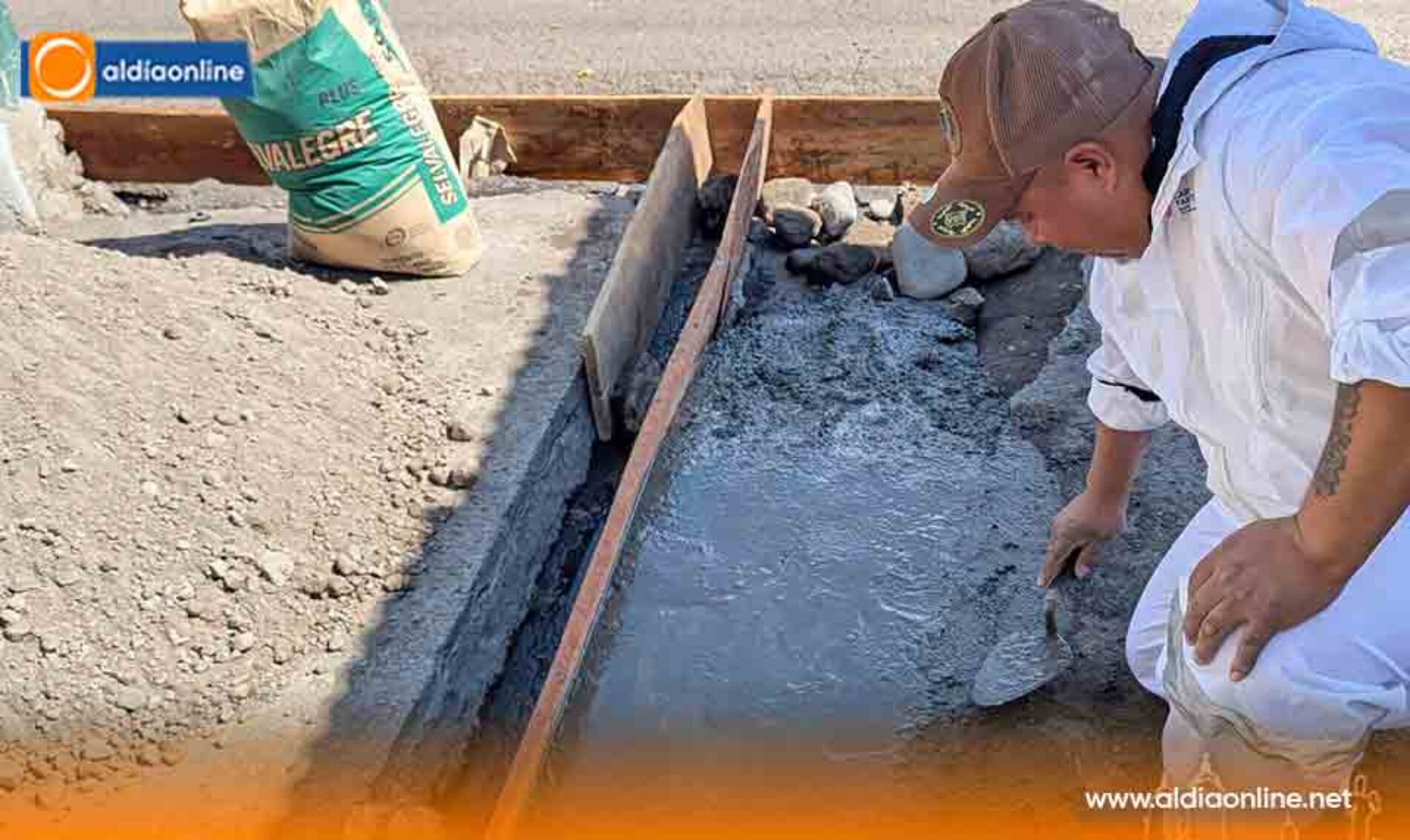 MUNICIPIO DE SALCEDO MEJORA ESPACIOS PARA COMERCIANTES Y CIUDADANÍA EN LA PLAZA ELOY ALFARO