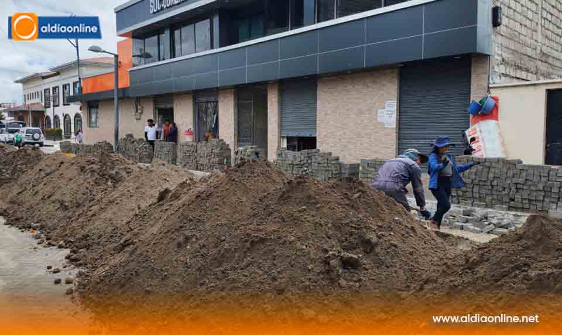 EPAPAP REALIZA LA RENOVACIÓN DEL SISTEMA DE ALCANTARILLADO SANITARIO EN LA CALLE VICENTE ROCAFUERTE