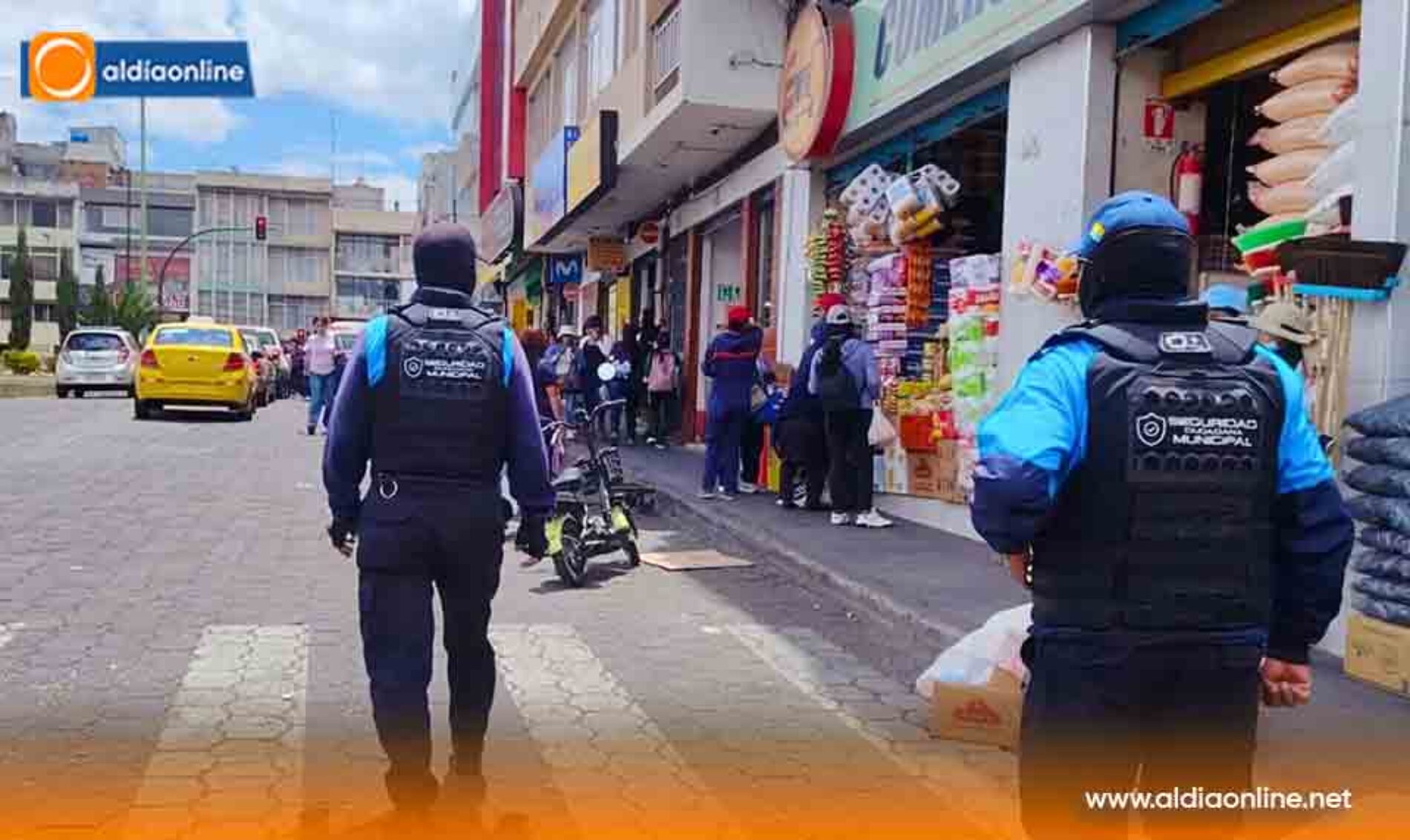 AGENTES DE CONTROL REFUERZAN LA SEGURIDAD Y RETIRAN VENTAS INFORMALES Y LIBADORES EN LA ESTACIÓN