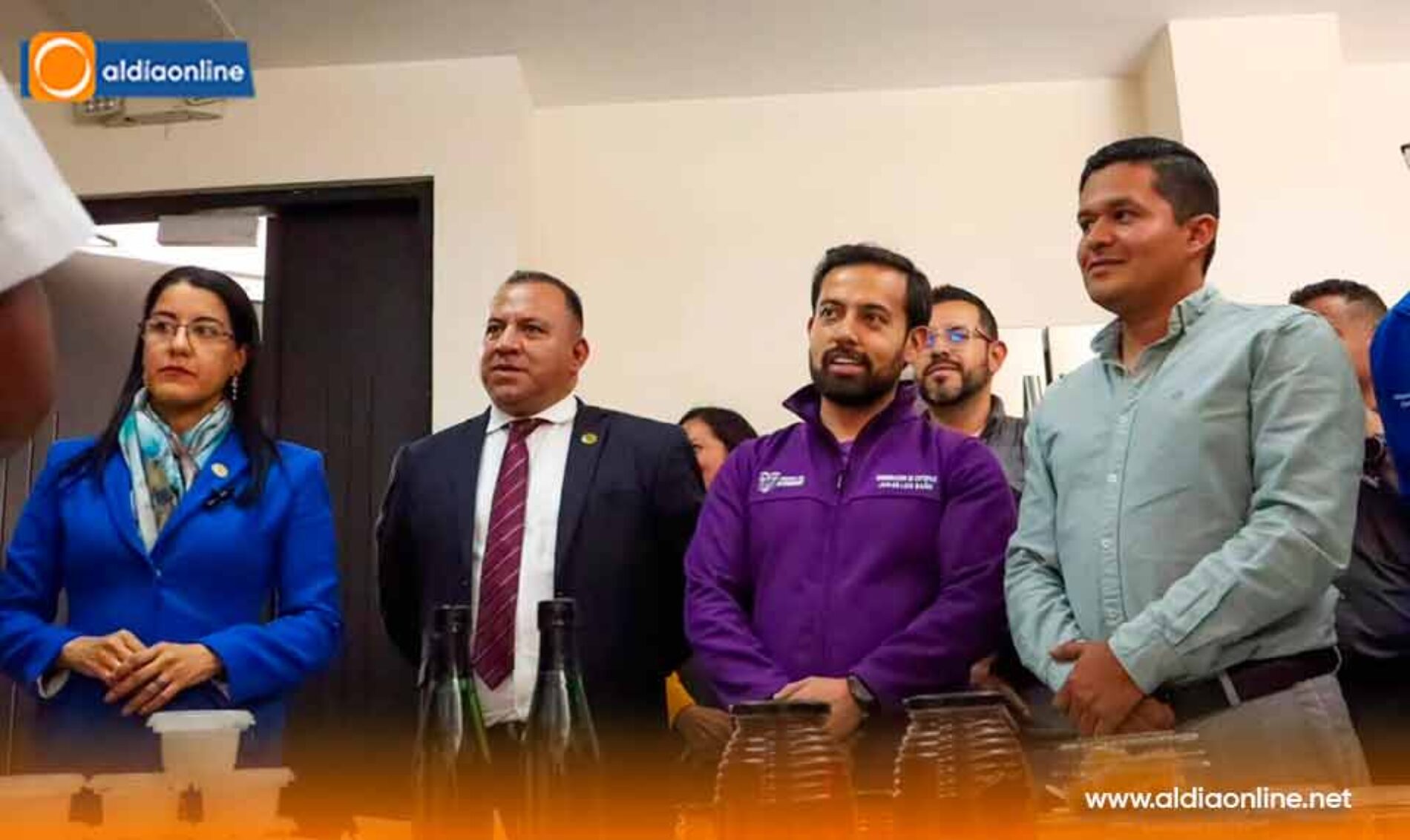 MINISTRA DE EDUCACIÓN RECORRE LABORATORIOS Y TALLERES DEL INSTITUTO SUPERIOR UNIVERSITARIO COTOPAXI