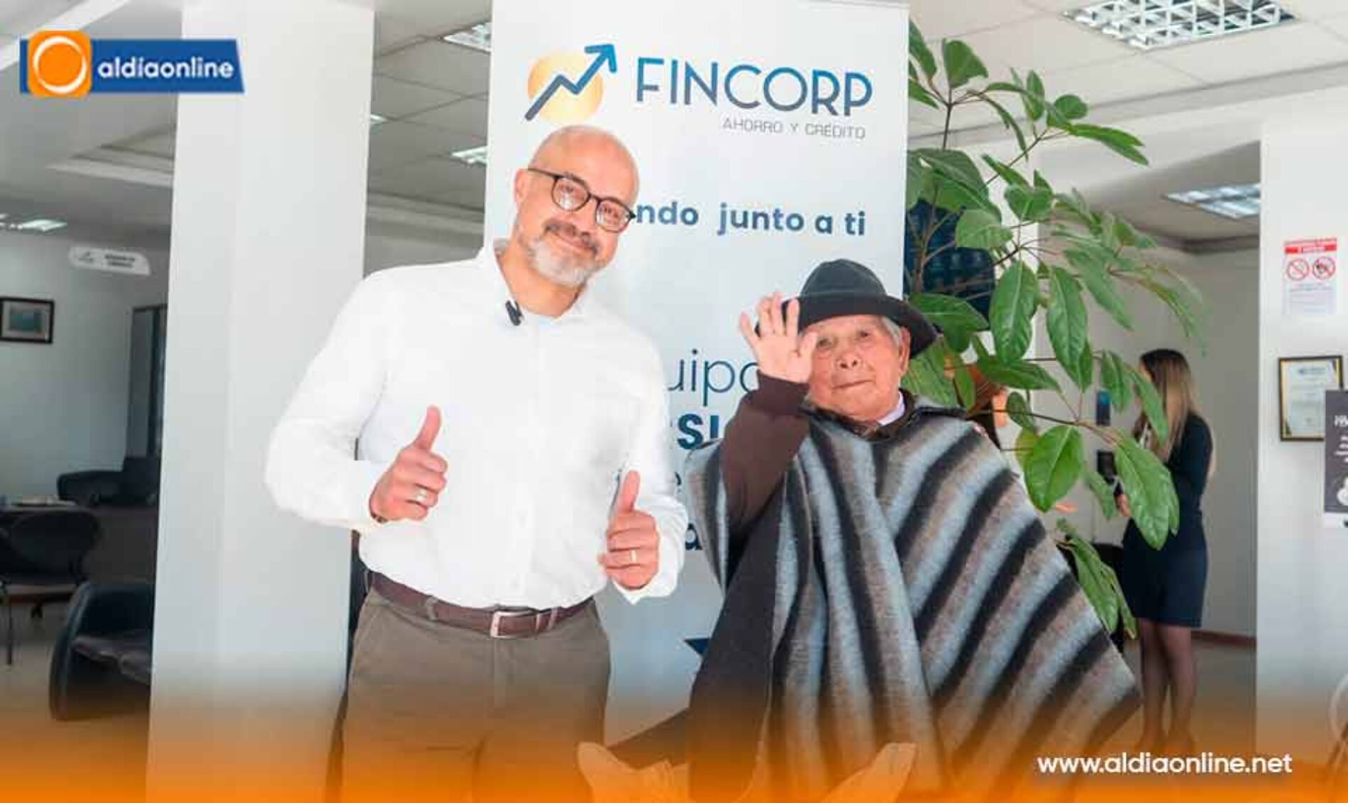 PERSONAJES DE LA MAMA NEGRA DEL INSTITUTO ESTUPIÑÁN REALIZAN LA “JOCHA” A LA EMPRESA FINCORP