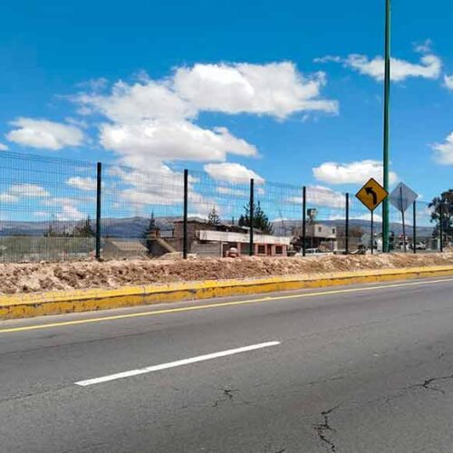 MALLA DE PROTECCIÓN BUSCA FRENAR CRUCES PELIGROSOS EN LA E35, SECTOR CHAN