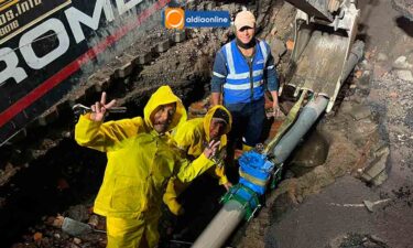 ROTURA DE TUBERÍA MATRIZ AFECTA PRESIÓN DE AGUA POTABLE EN EL SUR DE LATACUNGA