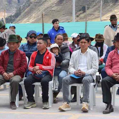 MUNICIPIO DE PUJILÍ IMPULSA NUEVA OBRA EN ZUMBAHUA CON LA CONSTRUCCIÓN DE LA CUBIERTA DE LA PLAZA DE PAPAS AYA UMA
