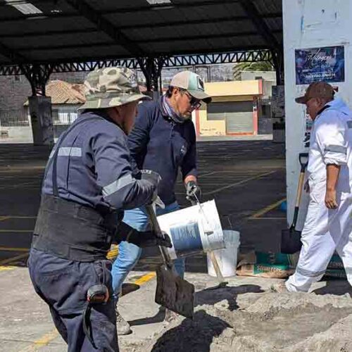 MUNICIPIO DE SALCEDO MEJORA ESPACIOS PARA COMERCIANTES Y CIUDADANÍA EN LA PLAZA ELOY ALFARO