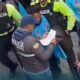 POLICÍA INTERRUMPE DESFILE DE LA MAMA NEGRA PARA EJECUTAR DILIGENCIA JUDICIAL