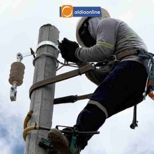 INICIAN TRABAJOS DE ALUMBRADO PÚBLICO EN CRISTO REY SUR POR EMPRESA ELECTRICA COTOPAXI S.A