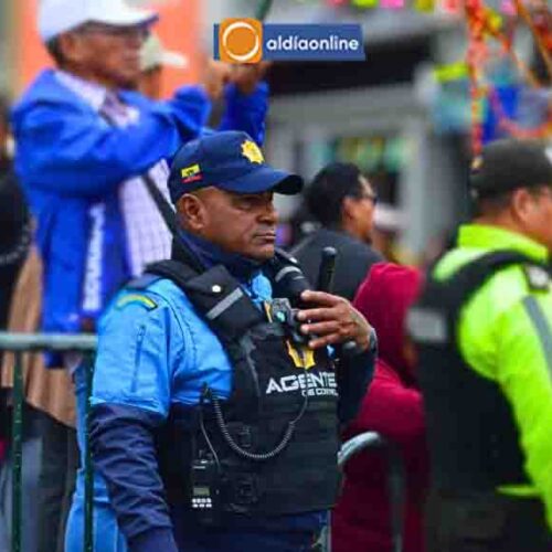 MAMA NEGRA LLENA DE COLOR Y TRADICIÓN LAS CALLES DE LATACUNGA CON UN OPERATIVO DE SEGURIDAD