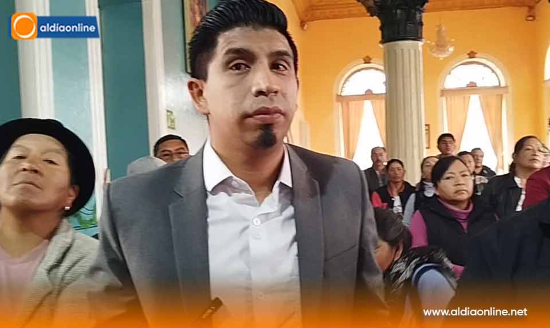 ALCALDE FABRICIO TINAJERO RECHAZA EL ALZA DE PASAJES Y DEFIENDE A LOS 217 MIL LATACUNGUEÑOS