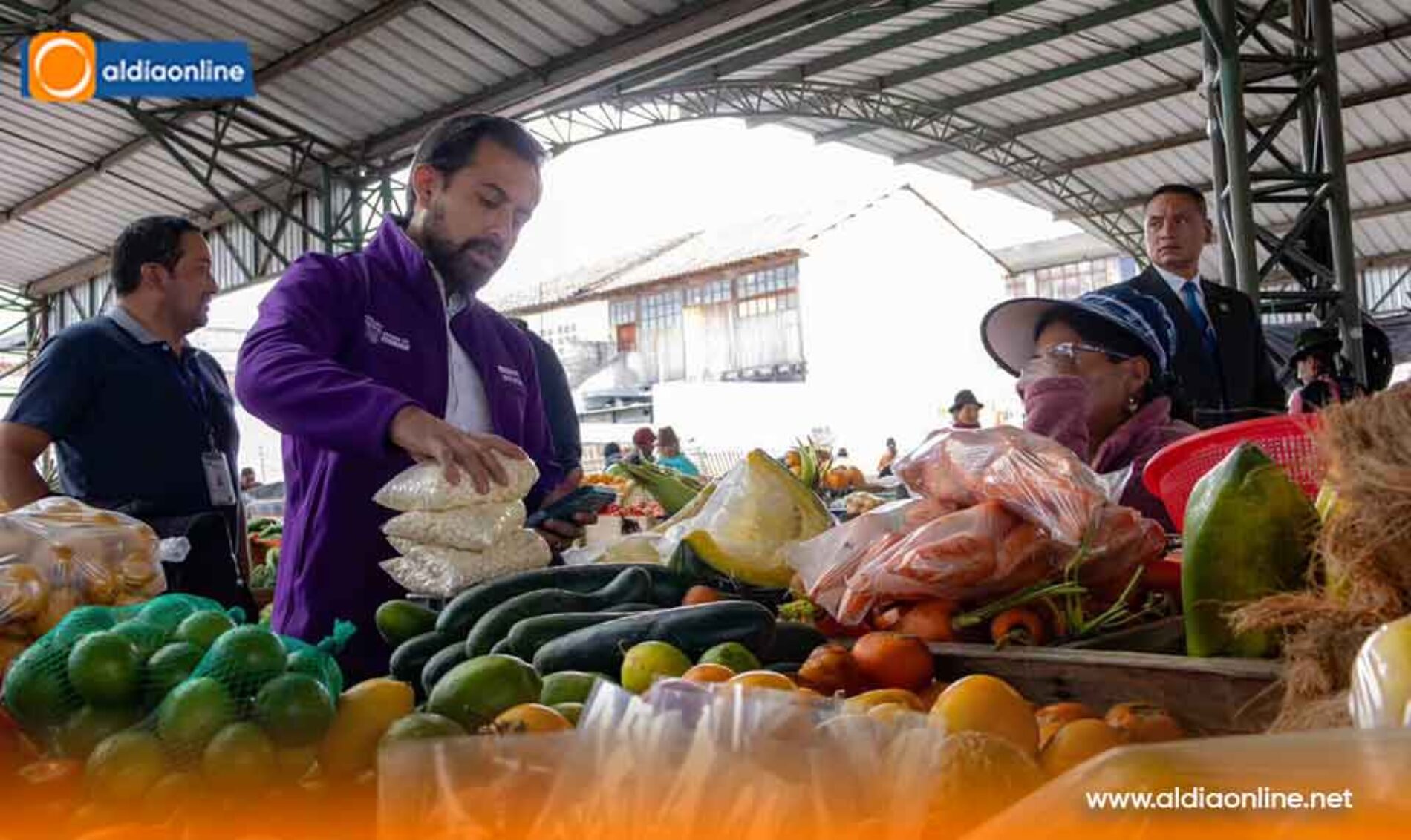 GOBERNACIÓN DE COTOPAXI CONTROLA PRECIOS EN PLAZAS DE SAQUISILÍ PARA EVITAR INCREMENTOS INJUSTIFICADOS