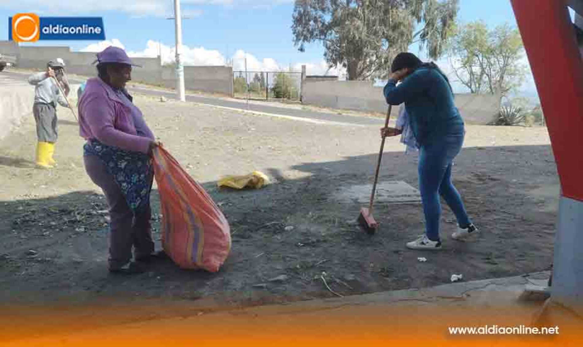 DIRECCIÓN DE SERVICIOS PÚBLICOS DESARROLLA NUEVA MINGA DE LIMPIEZA EN LA PLAZA ZUMBALICA
