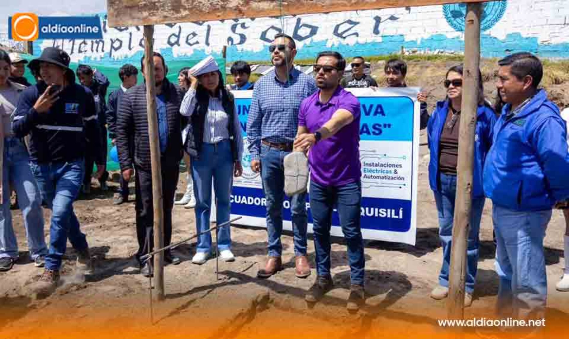 GOBERNADOR DE COTOPAXI COLOCÓ PRIMERA PIEDRA DE NUEVAS AULAS EN LA UNIDAD EDUCATIVA NACIONES UNIDAS DE SAQUISILÍ