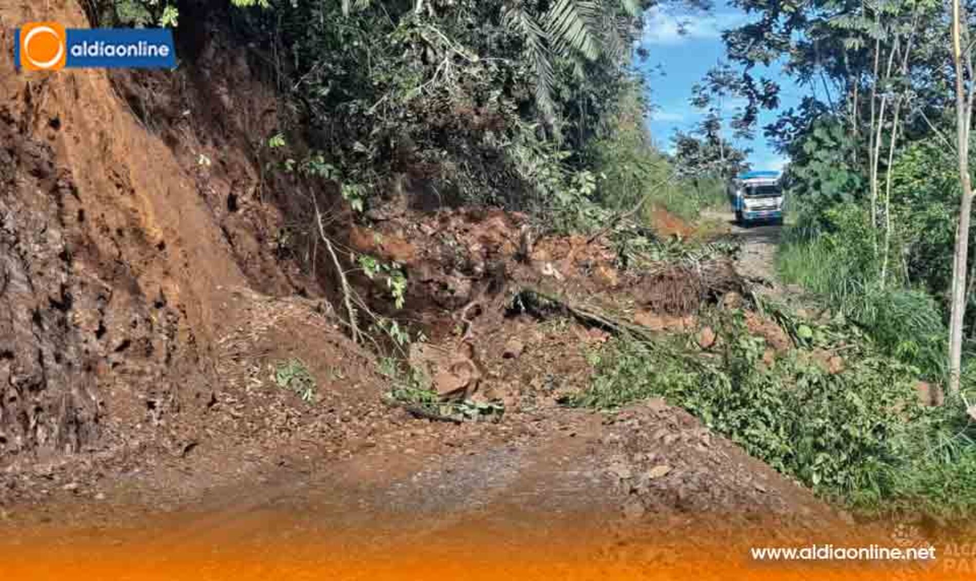 VÍA SAN RAMÓN–AGUAS CALIENTES VUELVE A ESTAR HABILITADA TRAS DERRUMBE