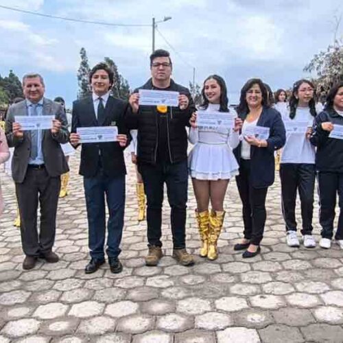 GAD MUNICIPAL DE SALCEDO ENTREGA EL ADOQUINADO DE LA CALLE ELOY YEROVI