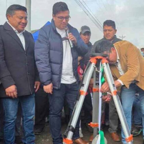SALCEDO INICIA ADOQUINADO DE LA VÍA SAN ISIDRO TRAS AÑOS DE ESPERA