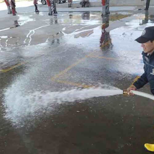 DIRECCIÓN DE SERVICIOS PÚBLICOS DESARROLLA NUEVA MINGA DE LIMPIEZA EN LA PLAZA ZUMBALICA