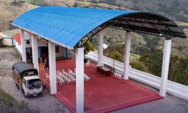 ALCALDE DE SAQUISILÍ INAUGURÓ CUBIERTA EN LA COMUNIDAD SALAMALAG “EL CALVARIO”