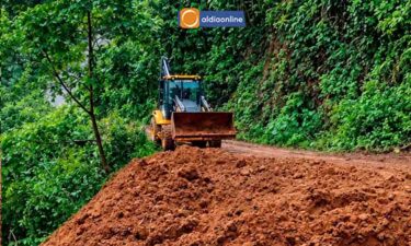 LA MUNICIPALIDAD DE PANGUA DESPLIEGA MAQUINARIA Y PERSONAL PARA HABILITAR VÍAS AFECTADAS POR DESLAVES